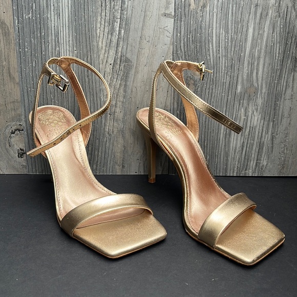 Vince Camuto Shoes - Gold Vince Camuto Gold Heels size 7